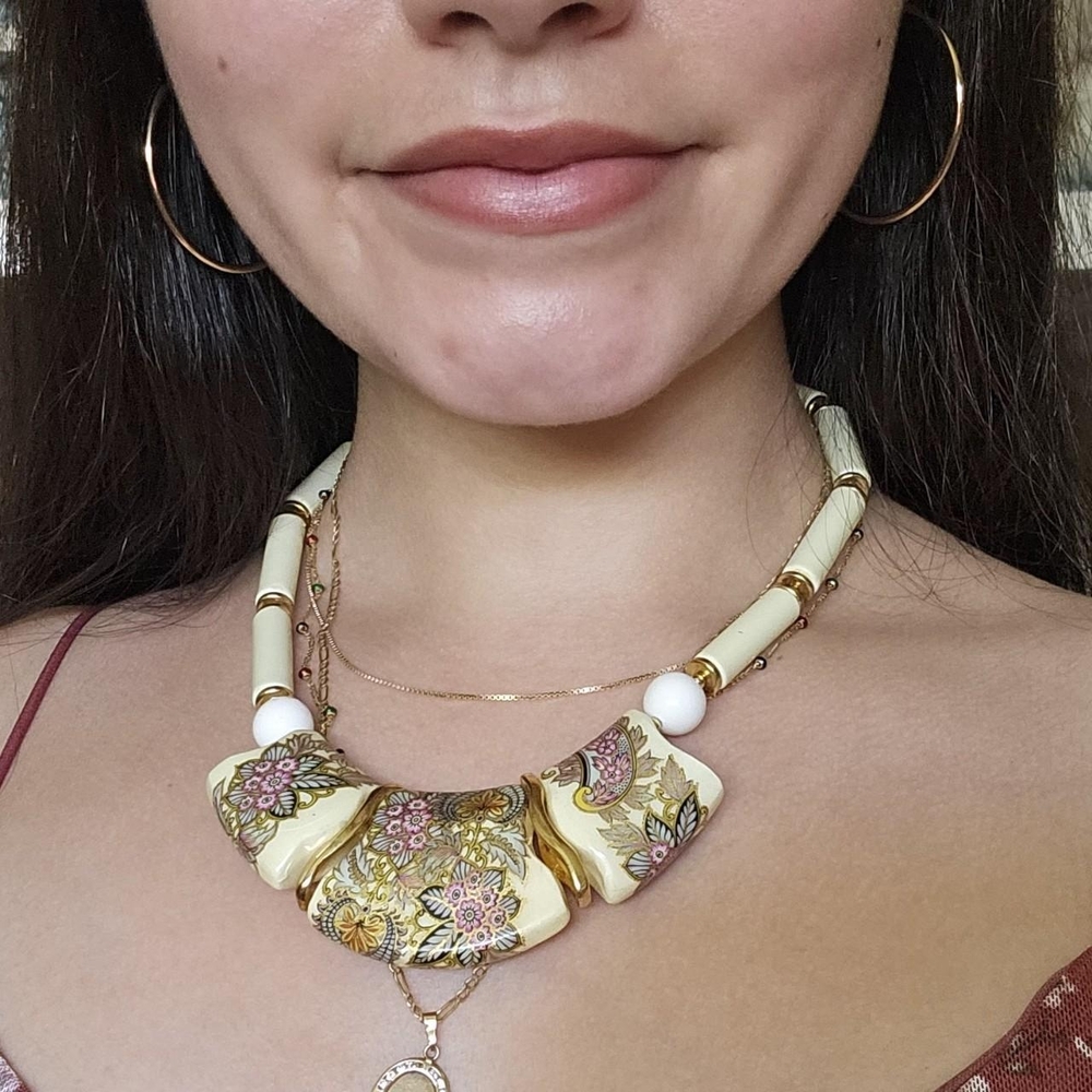 Floral Cream and Gold Necklace